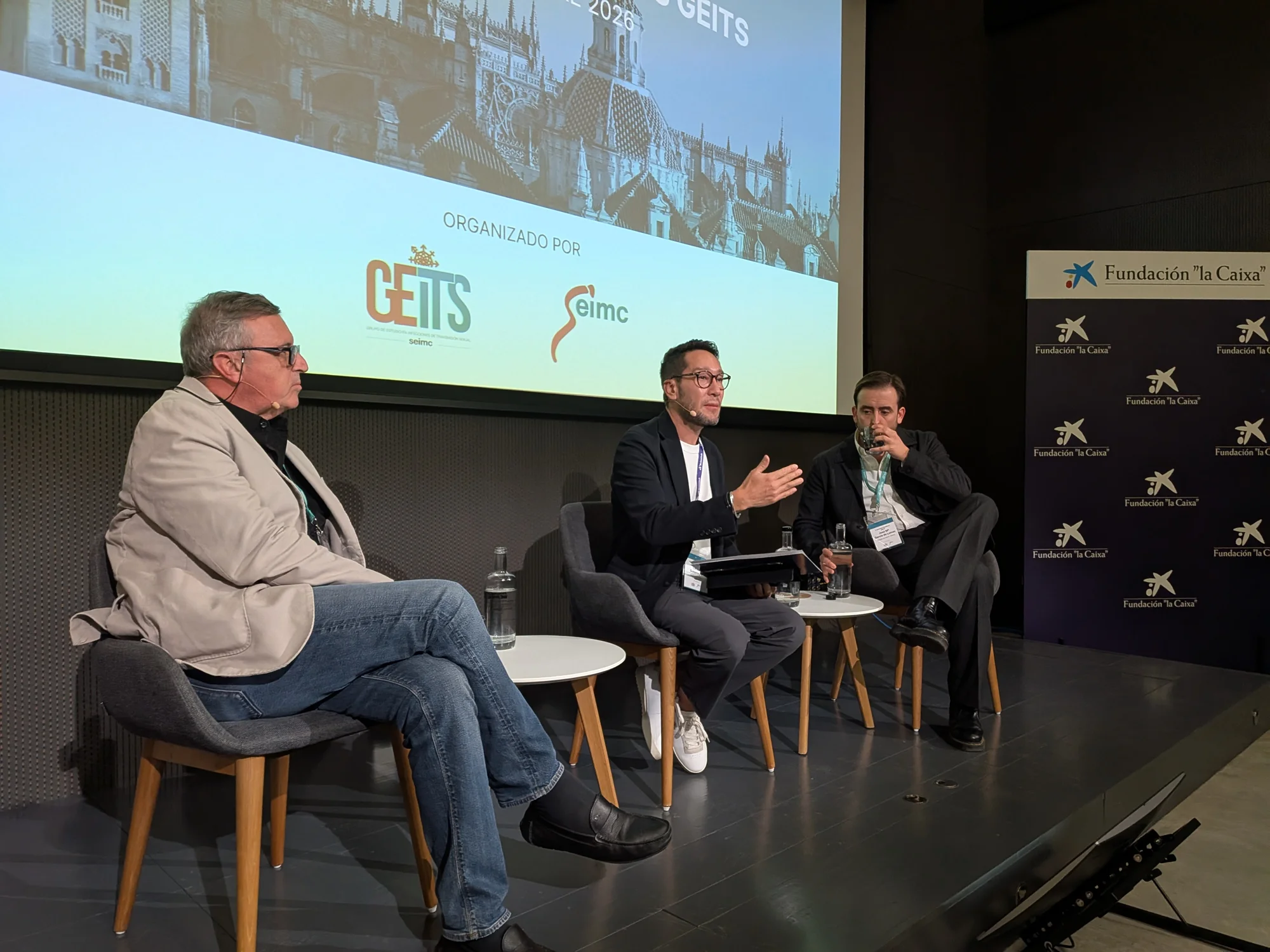 Mesa de debate de la jornada del 29 de octubre en CaixaForum Sevilla